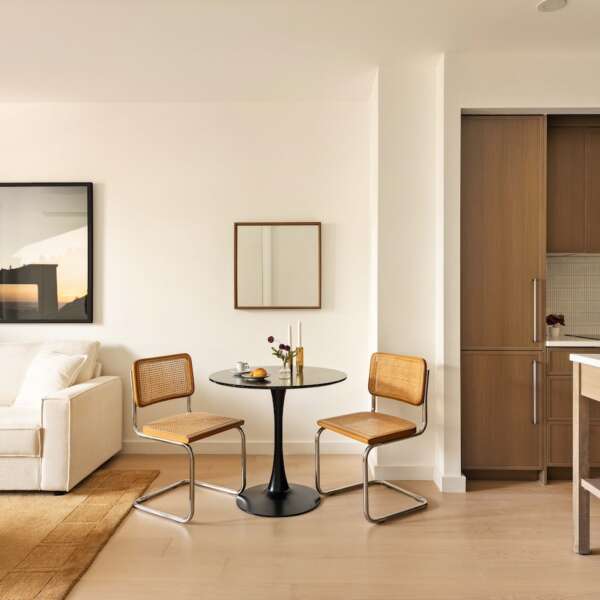 194_Bainbridge_St_303_02