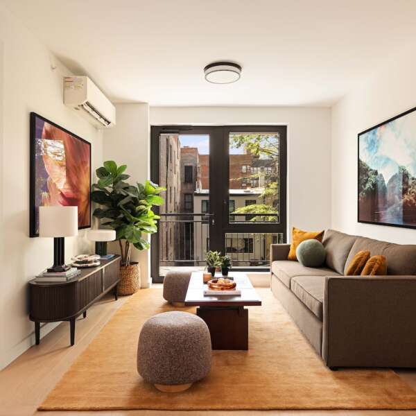 194_Bainbridge_St_308_01