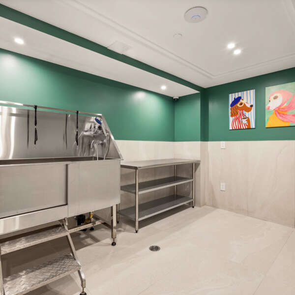 194_Bainbridge_St_Amenities_08