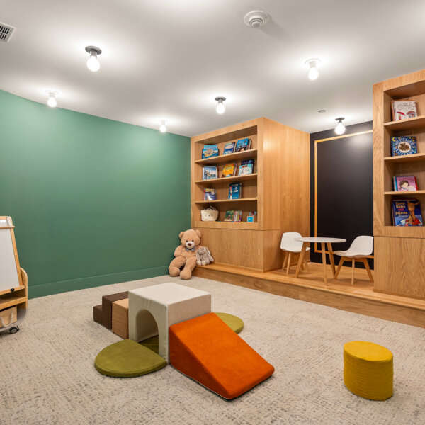 194_Bainbridge_St_Amenities_09