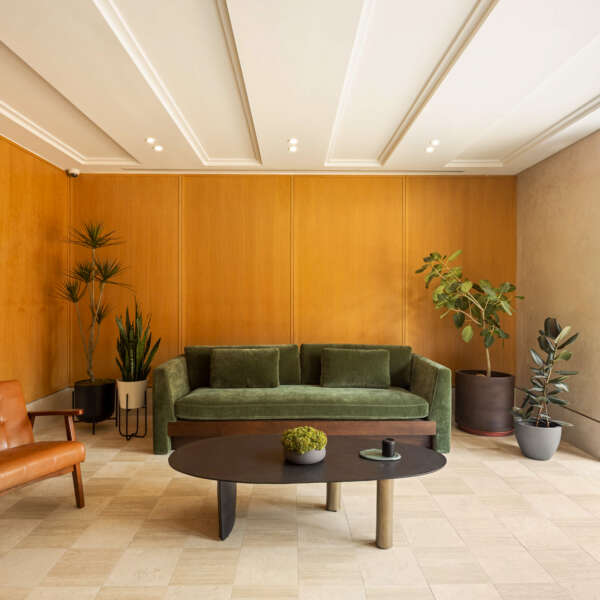194_Bainbridge_St_Amenities_Lobby